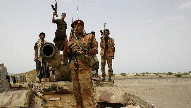 مقتل 17 شخصا بينهم 4 جنود في هجومين منفصلين للقاعدة جنوب اليمن
