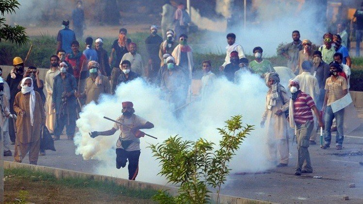ارتفاع حصيلة ضحايا الاشتباكات بين قوات الأمن الباكستانية والمتظاهرين الى 10 قتلى