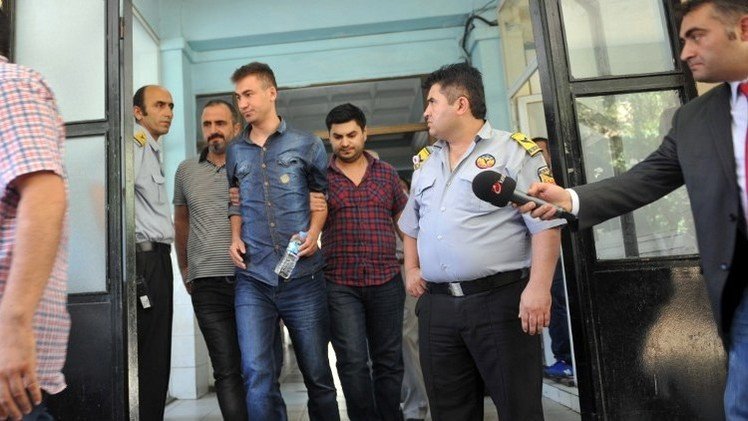 تركيا.. اعتقال العشرات من ضباط الشرطة بتهمة التآمر على الحكومة 