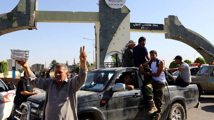 الحكومة الليبية المؤقتة تؤكد فقدان سيطرتها على معظم مقراتها بطرابلس