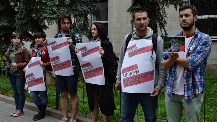 دولغوف: موسكو تسعى لتحرير الصحفي ستينين بأسرع وقت