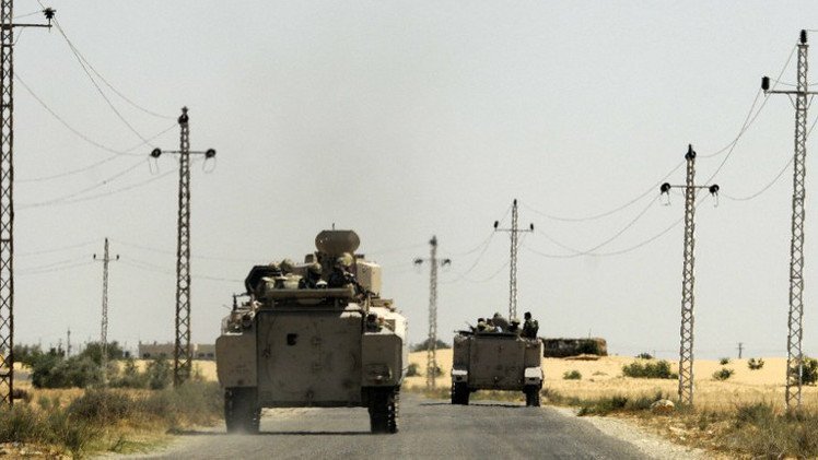 مراسلنا: مقتل 11 عسكريا مصريا على الأقل في هجوم على قافلة عسكرية بسيناء