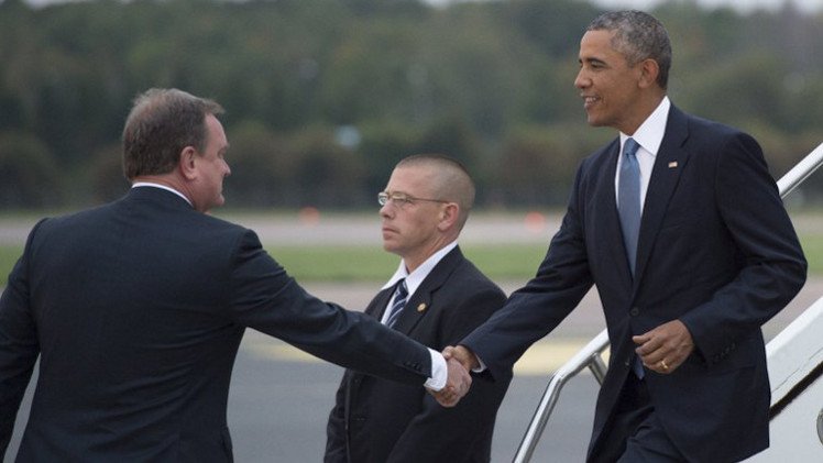 أوباما يلتقي في إستونيا رؤساء دول البلطيق ويتفقد كتيبة إنزال