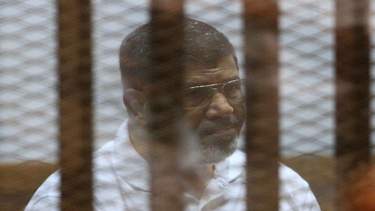 إحالة مرسي إلى محكمة الجنايات بتهمة تسريب وثائق لقطر