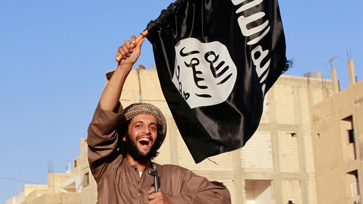 تنظيم الدولة الإسلامية يجني أكثر من 3 ملايين دولار يوميا من مبيعات النفط