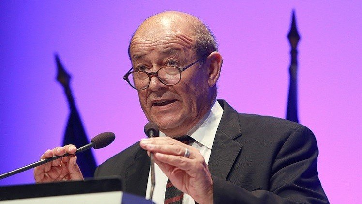 وزير الدفاع الفرنسي: مستعدون للتدخل في سورية تحت غطاء أممي
