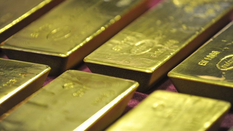 الذهب يتجه لتسجيل خسارة أسبوعية متأثرا بصعود الدولار