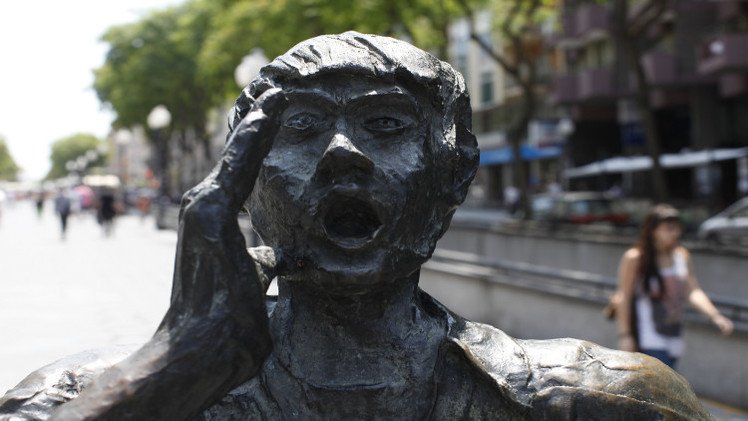 برلمان كاتالونيا يقر قانونا للاستفتاء يسمح له بتجاهل مدريد