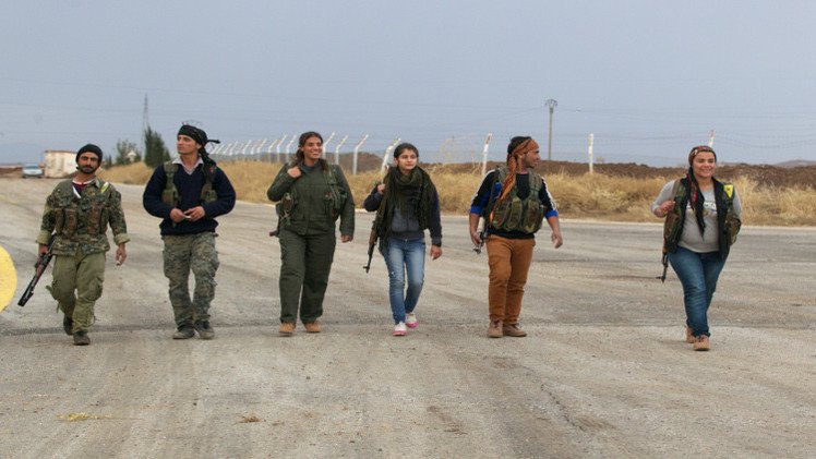 عبور بعض مقاتلي أكراد تركيا الحدود إلى سورية  