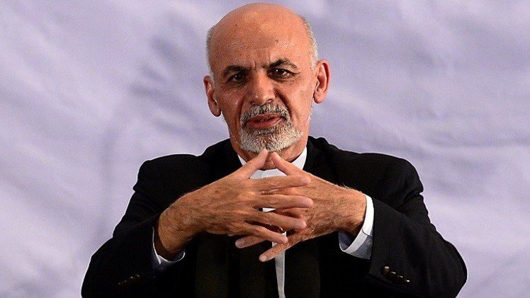 الرئيس الأفغاني الجديد يشيد بأول انتقال ديمقراطي للسلطة