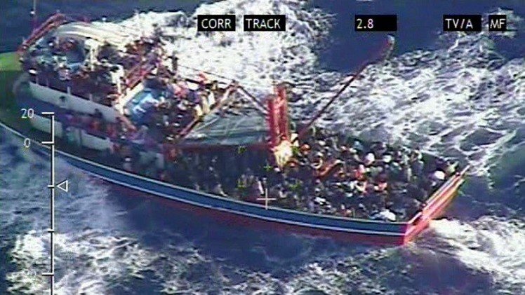 سفينة سياحية تنقذ 345 لاجئا أغلبهم سوريون قبالة سواحل قبرص 
