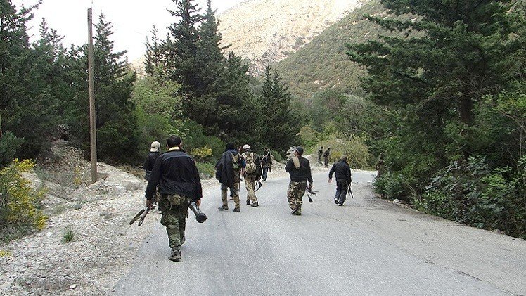 أكثر من 20 تنظيما سوريا مسلحا يوقعون اتفاقا لمواجهة "داعش" والقوات الحكومية