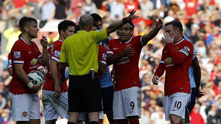 قطبا مدينة مانشستر الكروي يصالحان جماهيرهما