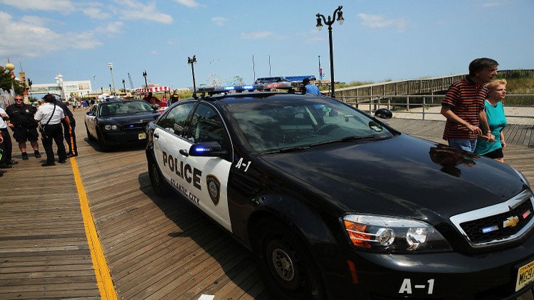 اعتقال رجل في أمريكا بتهمة الإرهاب بعد تهديده بقطع رأس امرأة