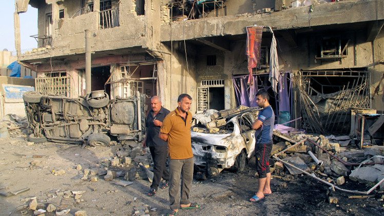 مقتل العشرات في سلسلة تفجيرات وهجمات ببغداد