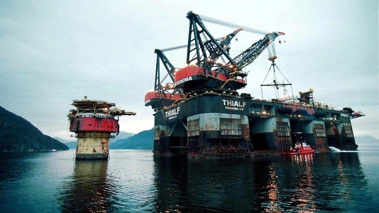 برنت يهبط مقتربا من 92 دولارا إلى أدنى مستوى في 27 شهرا