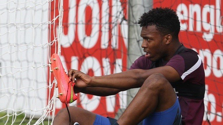 ستوريدج يوقع عقدا طويل الأمد مع ناديه ليفربول