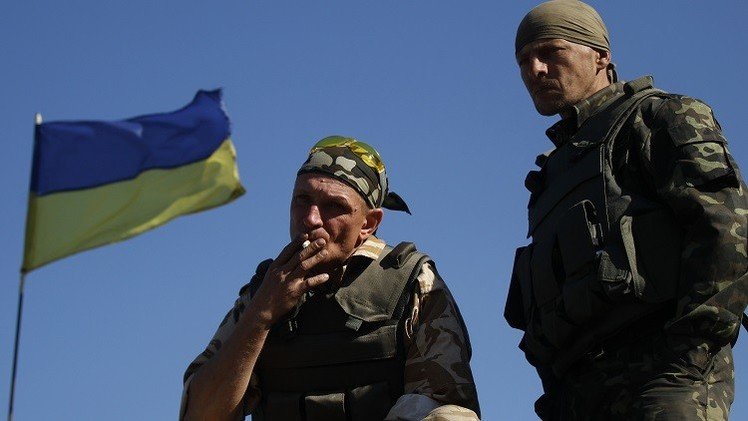 لافروف وكيري يبحثان هاتفيا التهدئة في أوكرانيا