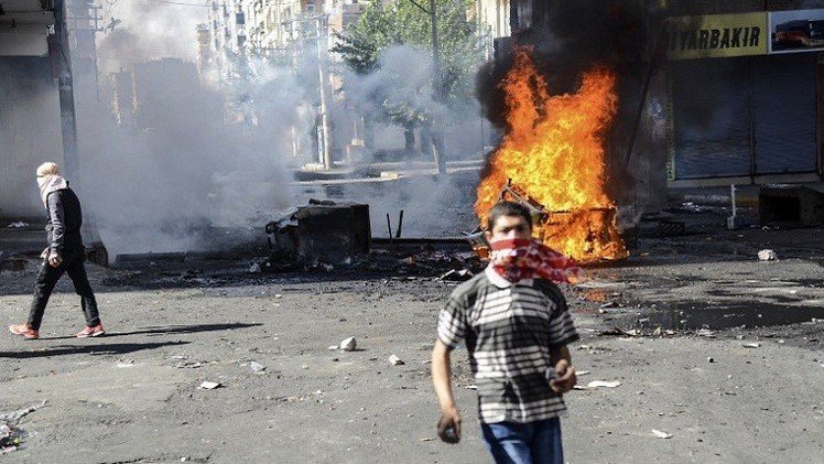 تركيا.. ارتفاع حصيلة قتلى مظاهرات دعم عين العرب إلى 14