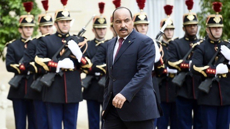 عودة الرئيس الموريتاني إلى بلاده بعد تمديد غير معلن لزيارته إلى فرنسا