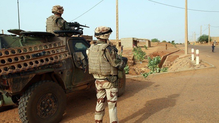 قوات فرنسية تدمر قافلة كانت تنقل أسلحة من ليبيا إلى مالي