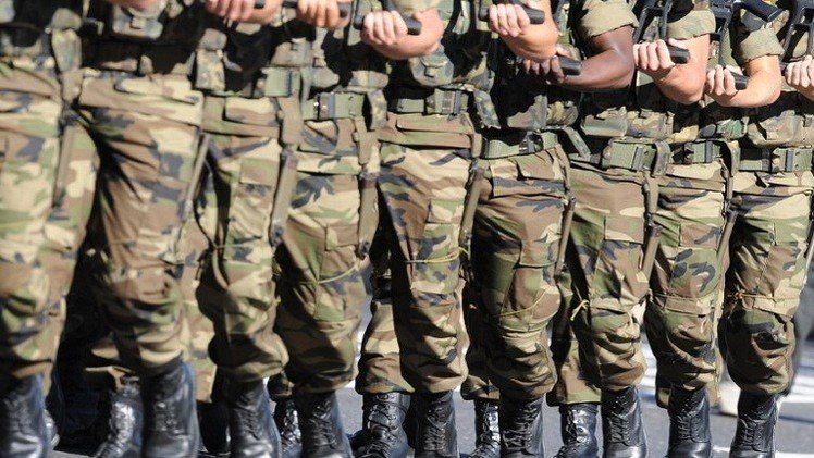 الحكومة الإسبانية توافق على إرسال 300 عسكري إلى العراق