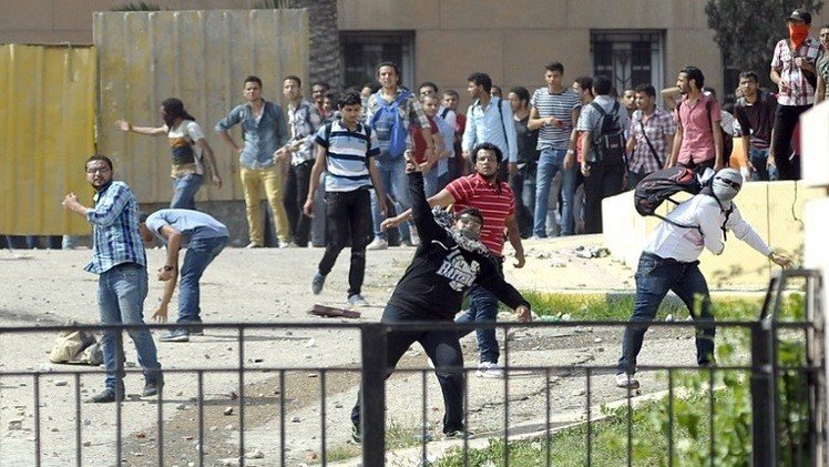 الأمن يفرق تظاهرات طلابية في عدة جامعات مصرية