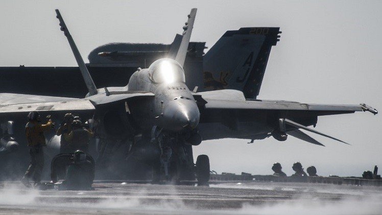 طيران التحالف يشن 9 غارات ضد مواقع داعش في سورية والعراق (فيديو)