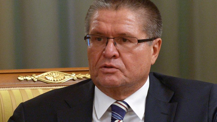 وزير الاقتصاد: روسيا سترفع عقوباتها في حال بادر الغرب لذلك أولا