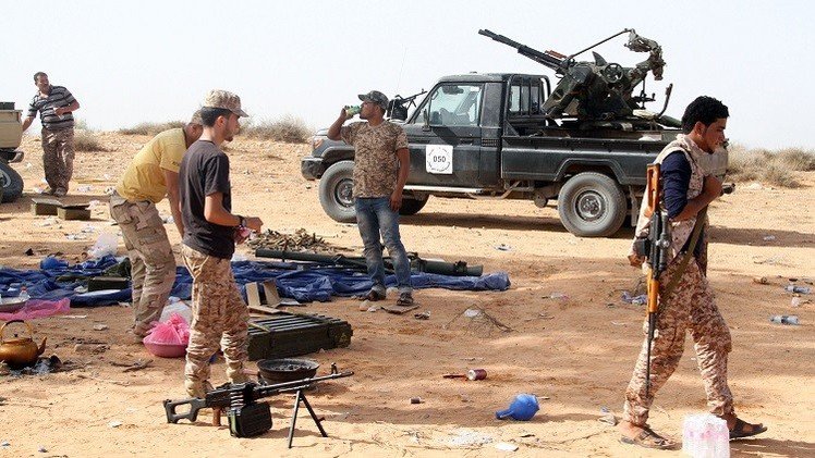 12 قتيلا في مواجهات بين عسكريين وإسلاميين في بنغازي
