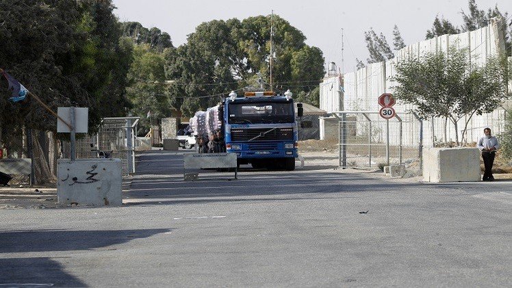 إسرائيل تفتح معبرا مع غزة لإدخال مواد البناء