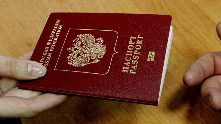 ياتسينيوك: مستعدون لفرض تأشيرات دخول على المواطنين الروس