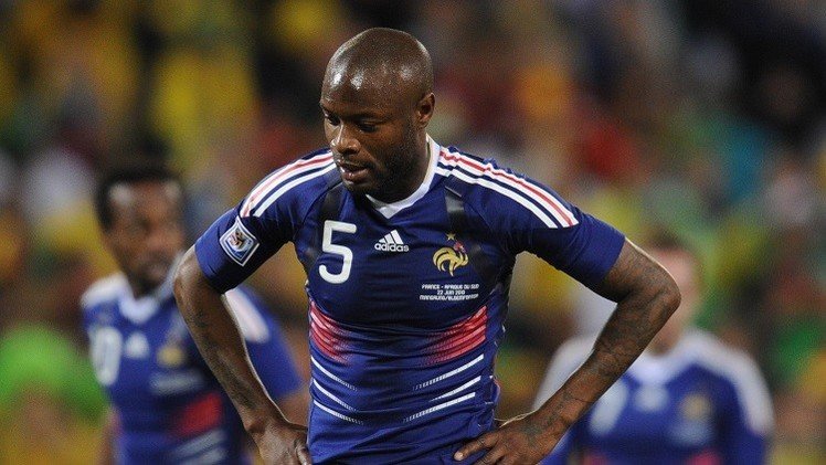 قلب دفاع فرنسا السابق غالاس يعلن اعتزاله