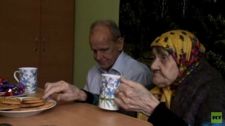 بالفيديو من روسيا..  مسنة في 101 من عمرها تتزوج...
