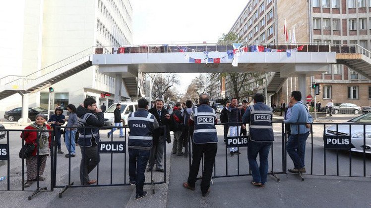 اعتقال أمنيين سابقين متهمين بالتنصت على القيادة التركية