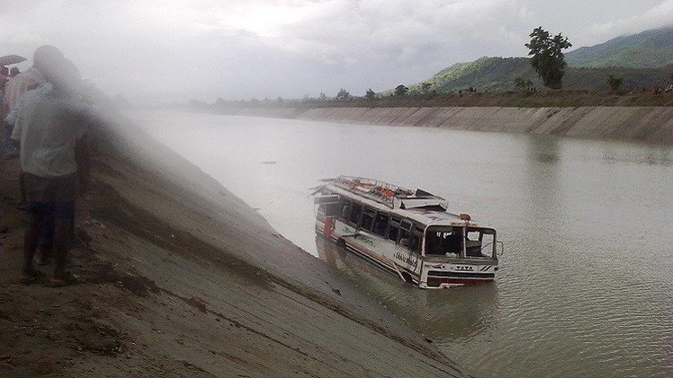 مقتل 9 أشخاص بحادث سقوط حافلة شمال شرق الهند