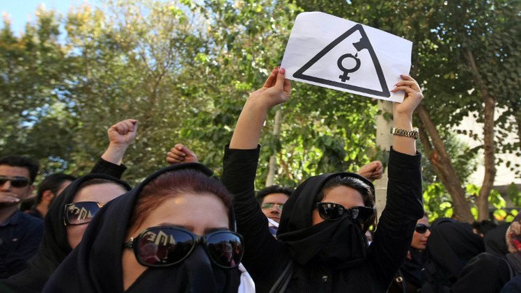 ايران: استنفار أمني ضد منفذي اعتداءات بمواد حارقة على نساء 