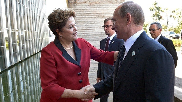 بوتين يهنئ روسيف بمناسبة إعادة انتخابها رئيسة للبرازيل