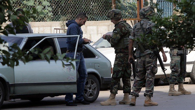 لبنان يتفاوض لوقف إعدام جنديين هدد متشددون بقتلهما