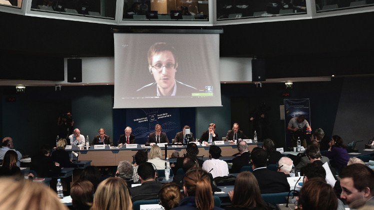 "اف بي أي" تكشف هوية مسرب وثائق حساسة