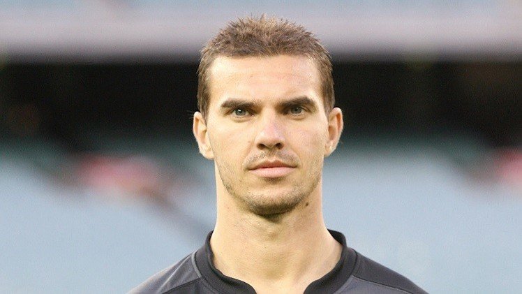 حارس سيدني واندرارز يرفع معنويات فريقه قبل نهائي دوري الأبطال ضد الهلال