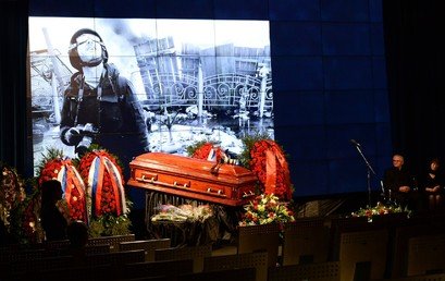  مراسم توديع المصور الصحفي لوكالة "روسيا سيغودنيا" اندريه ستينين