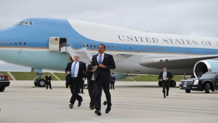 طائرة الرئيس أوباما تتعطل أثناء جولته في الولايات المتحدة