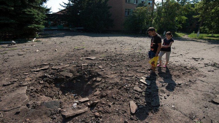 مقتل تلميذين وجرح 3 بسقوط قذيفة في دونيتسك