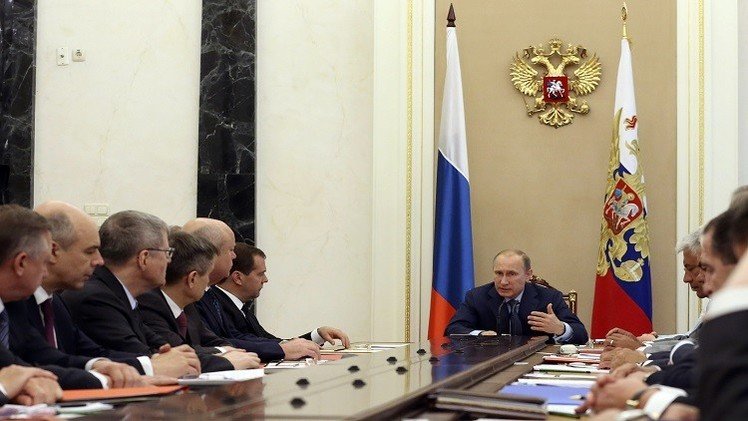بوتين: الحرب الأهلية في أوكرانيا تتواصل رغم اتفاق مينسك