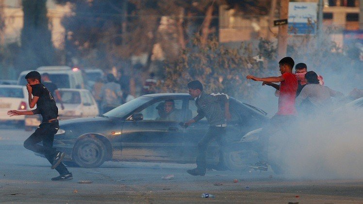 إصابات في مواجهات عنيفة في القدس والضفة الغربية