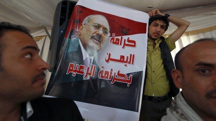 آلاف اليمنيين يتظاهرون ضد فرض عقوبات على صالح