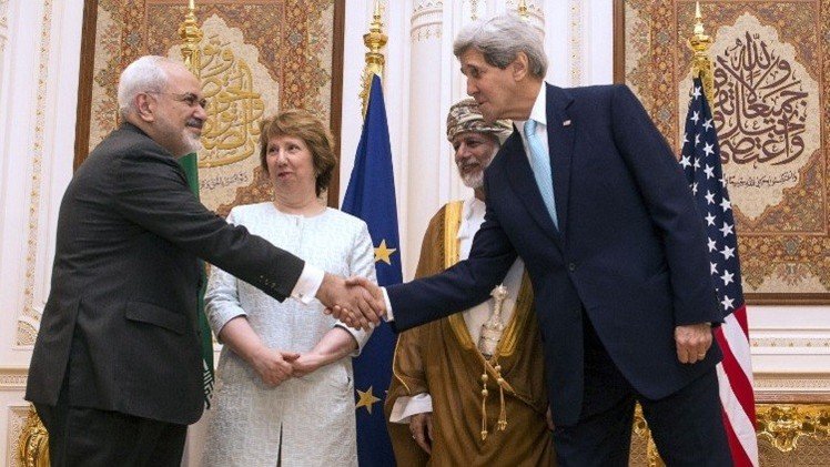 ايران والولايات المتحدة تتفقان على تمديد المفاوضات في عُمان