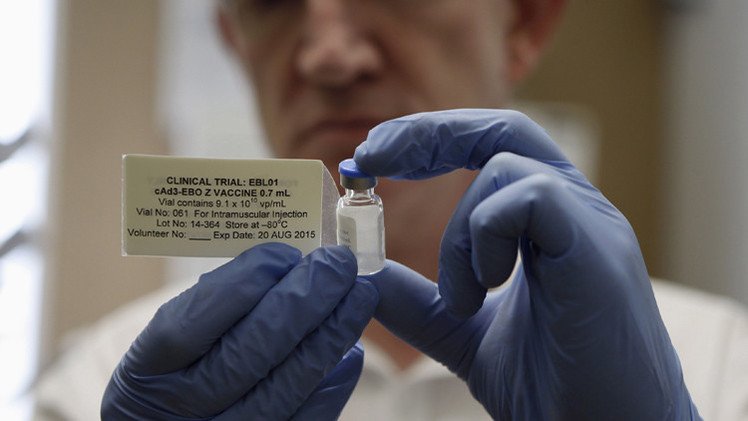 عالم يتوجه إلى غرب إفريقيا لكشف أسرار فيروس إيبولا