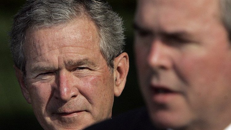 جورج بوش الإبن يحث شقيقه جيب على الترشح في انتخابات الرئاسة أمام كلينتون